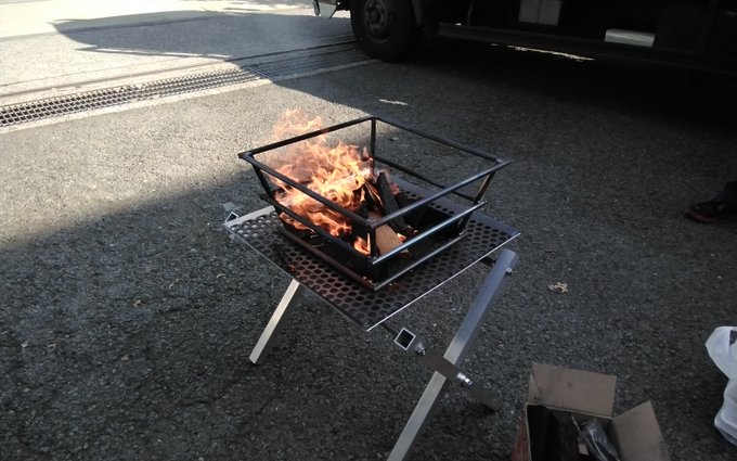 風が強く炎が燃え盛りました